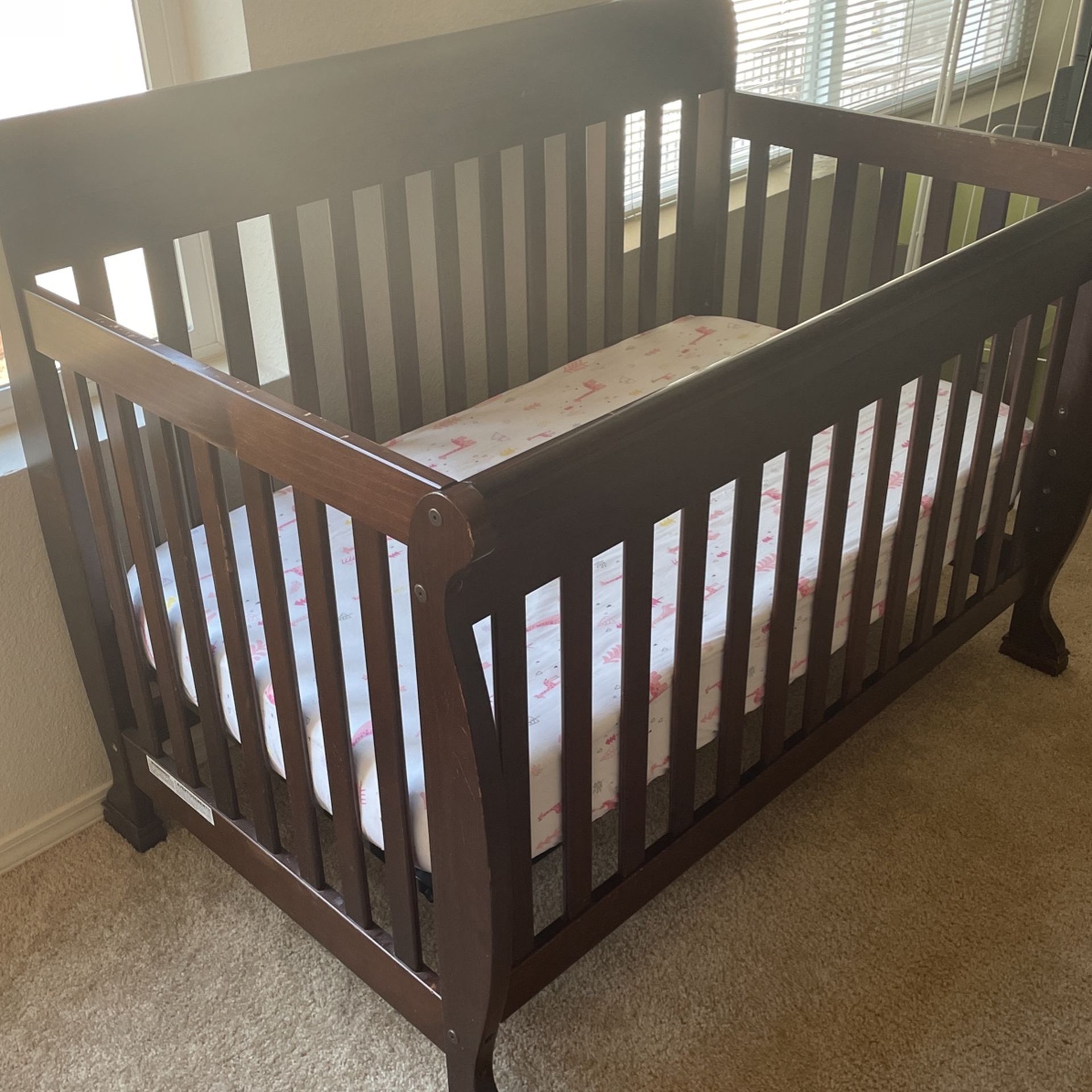 Wooden crib + Mattress + Liner for Sale in Kirkland, WA OfferUp