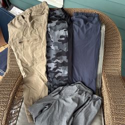 Young Men’s Jogger Pants - Size S
