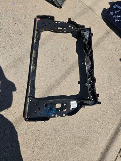Dodge Hornet radiador support oem