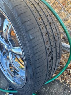 Tires and rims 22 came off 2014 Chrysler 300