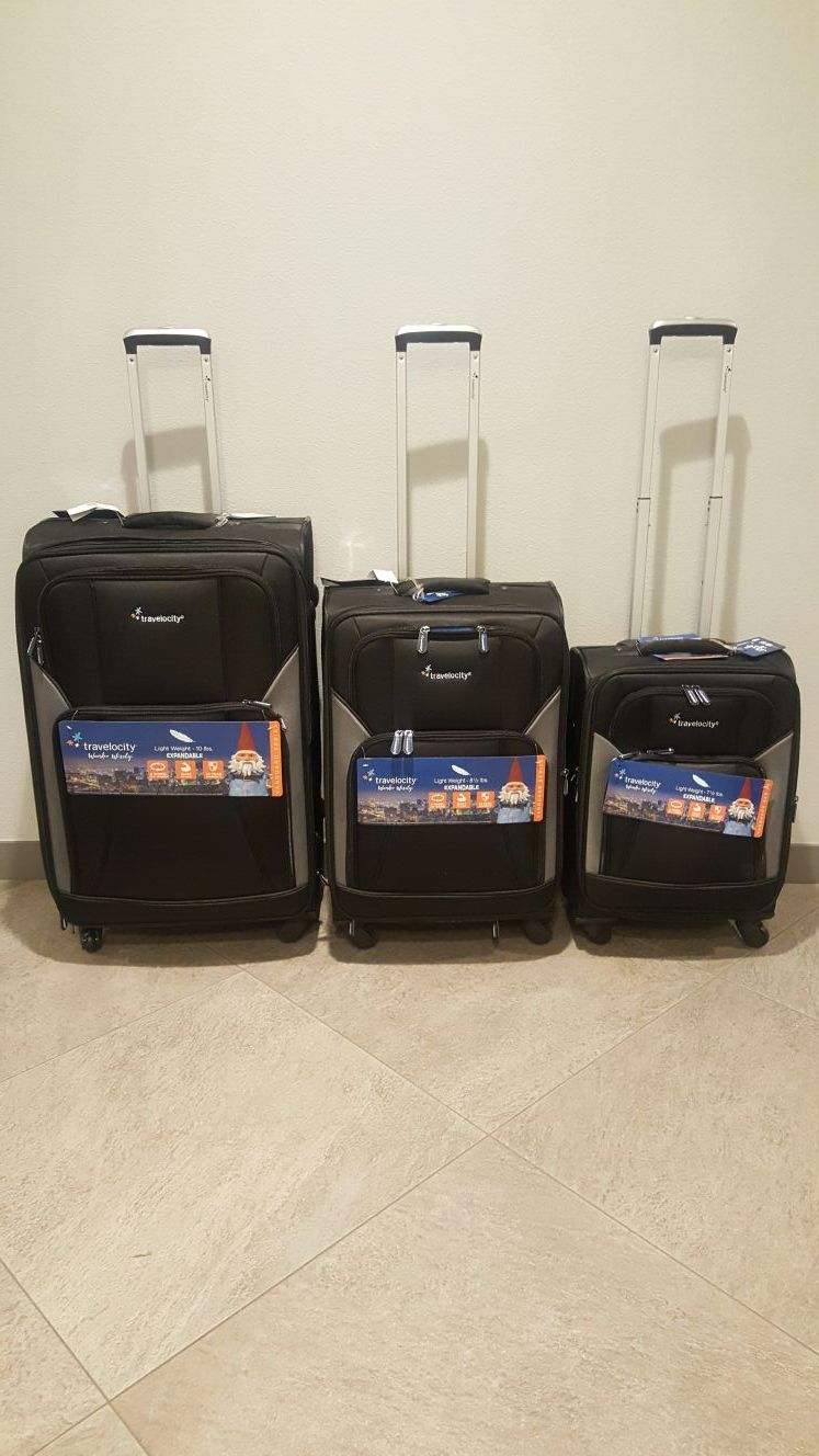 Travelocity Vanguard Series Lightweight Expandable Suitcases