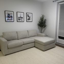 COUCH FOR SALE AVAILABLE FOR DELIVERY ON 12/06