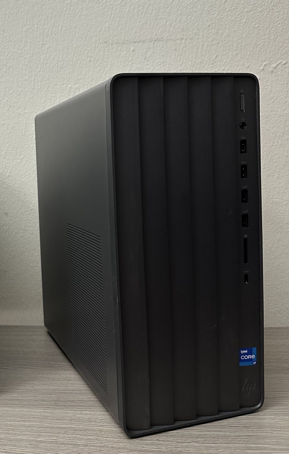 HP ENVY DESKTOP COMPUTER TOWER PC