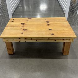 HANDMADE ONE OF A KIND SOLID PINE WOOD COFFEE ALL PURPOSE TABLE IN NEW CONDITION DELIVERY AVAILABLE