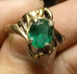 14k Gold Ring With Emerald And Diamond