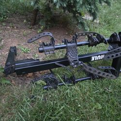 THULE  APEX XT SWING 4 BIKE HITCH