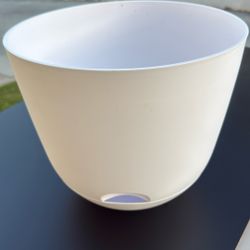 Plant Pot  /  Self-Watering  /  White  Plastic