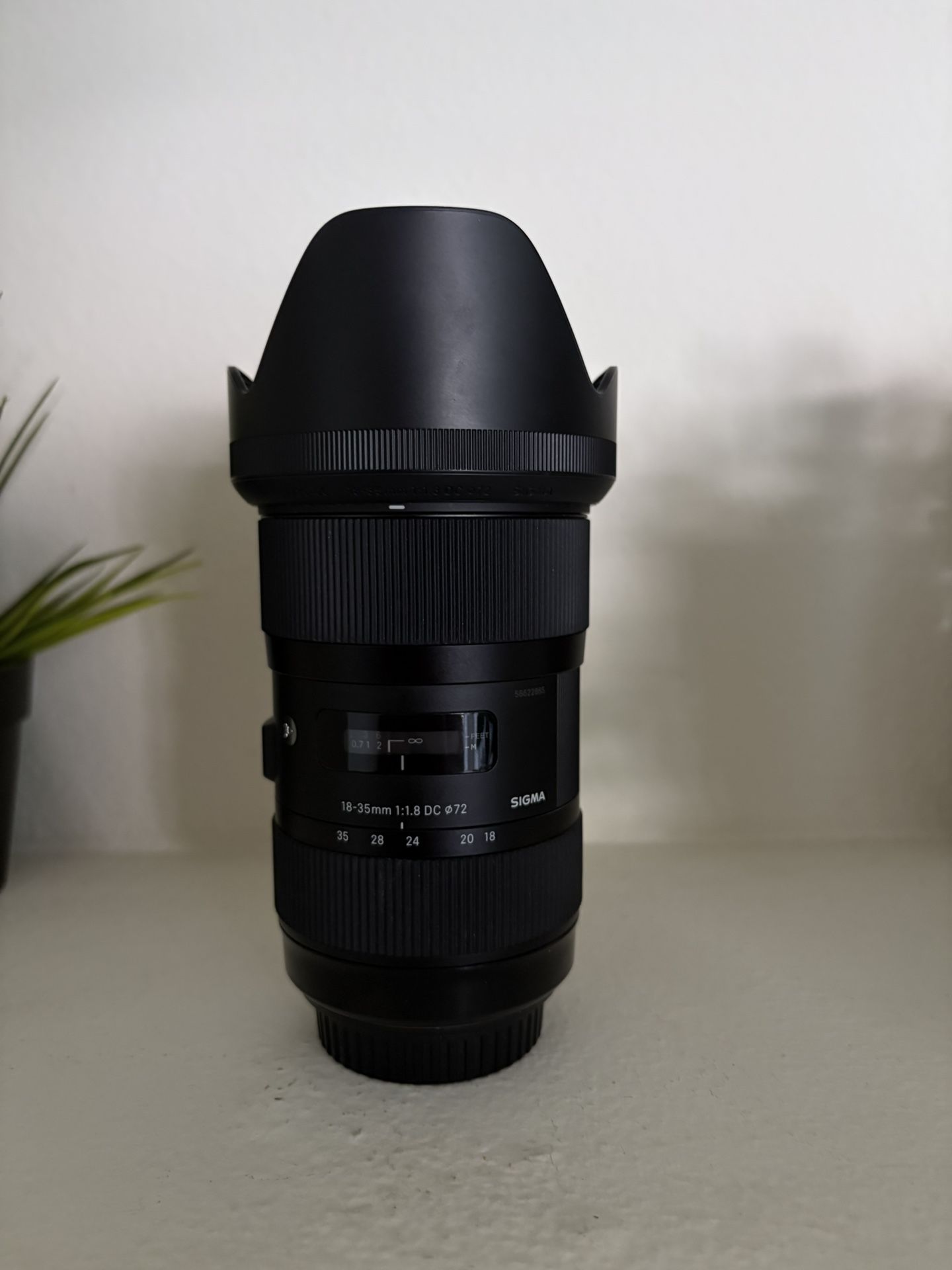 Sigma 18 35 F1.8 Art Canon Lens Like New