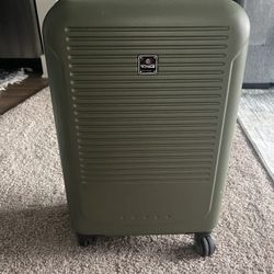 TAG Riverside Suitcase
