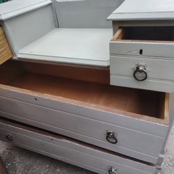 4 Sturdy dressers with multiple drawers. $100 altogether Located MountDora Fla 32757