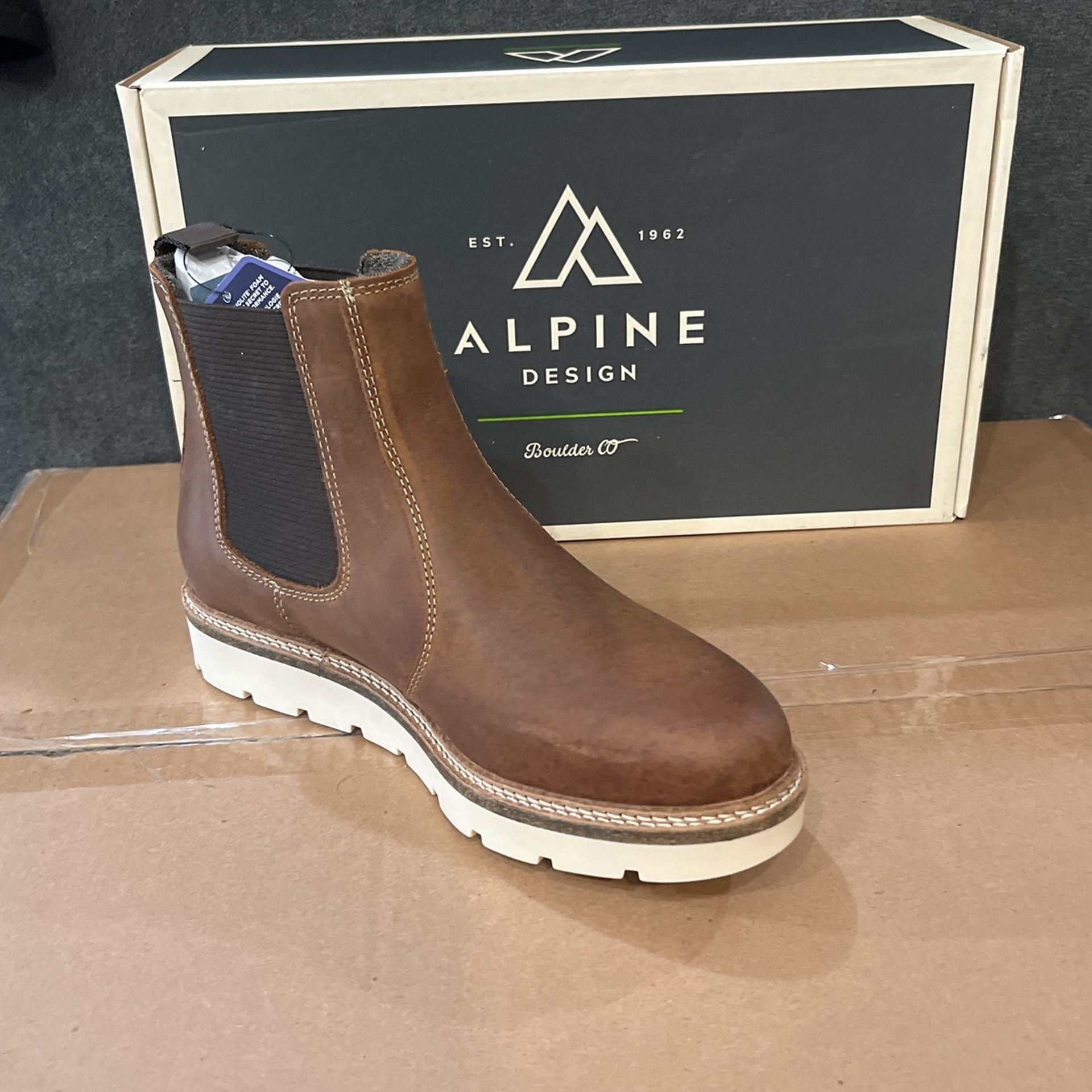 Alpine Design Leather Boot Size 6