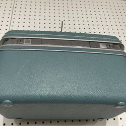 Beautiful 1970’s Samsonite Travel Trio In Blue