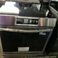 New Frigidaire - Gallery 30 in. Wide 5 elements 6.2 Cu. Ft Freestanding Electric Induction Total Convection Range with Self-cleaning - Stainless Steel