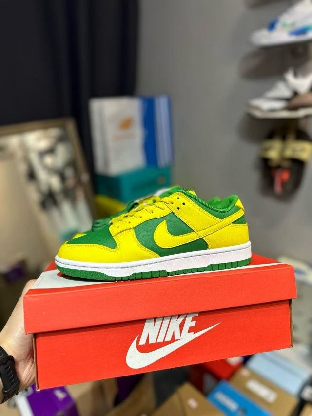 NIKE SHOES MEN SIZE 8.5