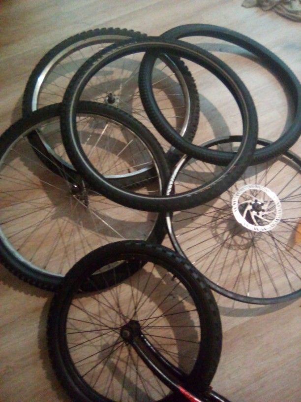 Assorted Rim And Tires Set