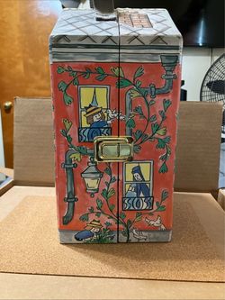 Madeline doll carrying case