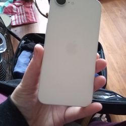 iPhone 16e