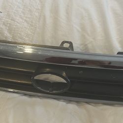 2002 Toyo Corolla Grill