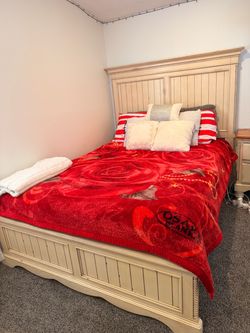 Queen bedroom set