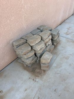 Retaining wall brick