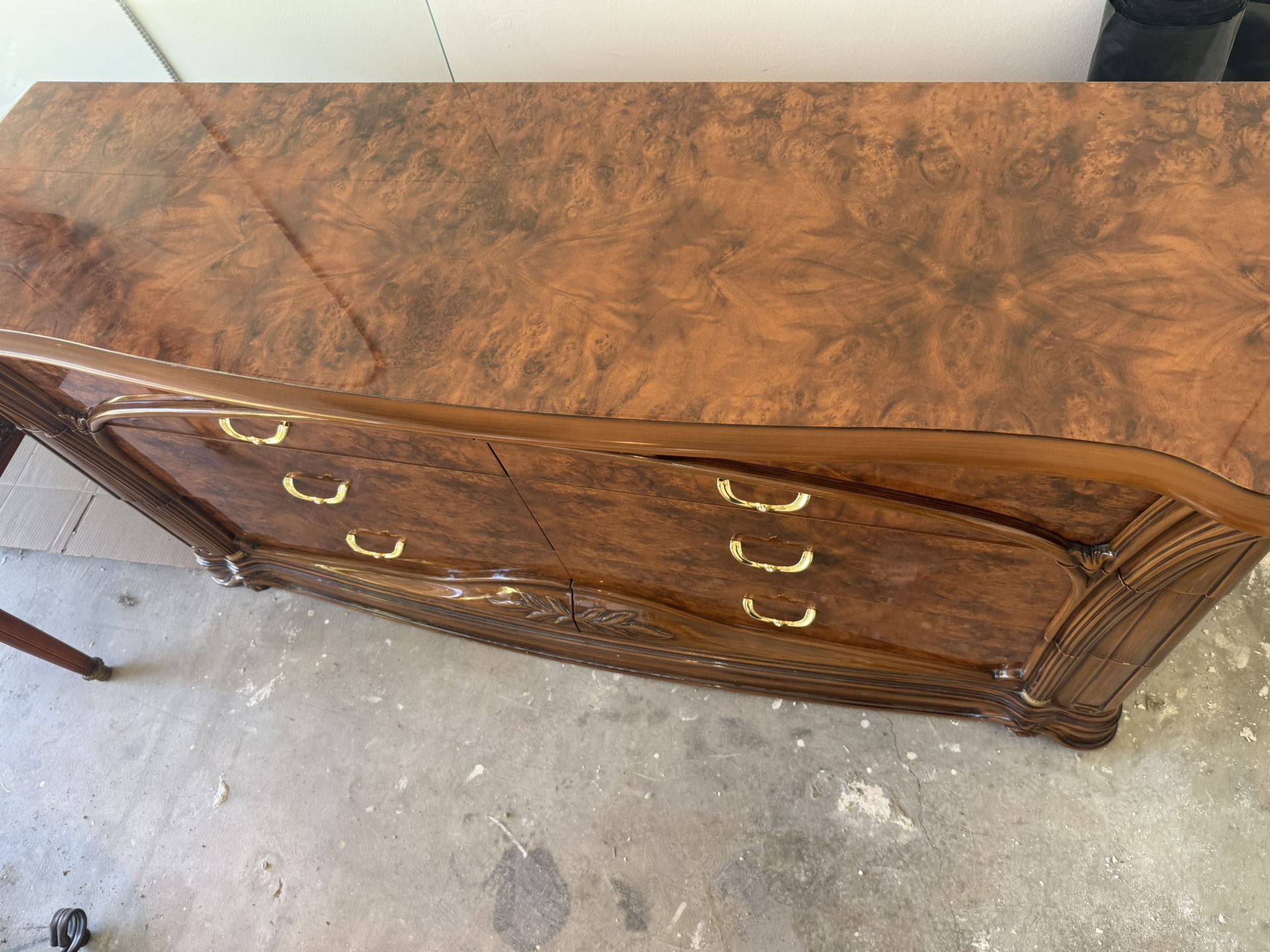 Dresser With Mirror And 2 Nightstands 
