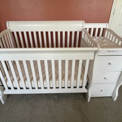 Baby Crib With Changing Table