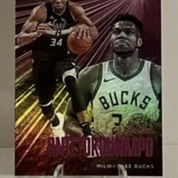 2020-21 Panini Chronicles Essentials GIANNIS ANTETOKOUNMPO Pink Parallel SP #229