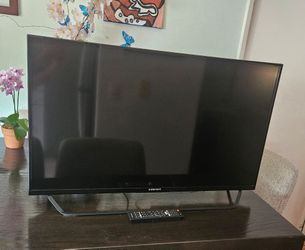 Element Flat Screen TV with Remote 40 inches