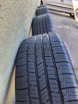 Set of 16in Tires / Set de llantas 16 [205/55/16