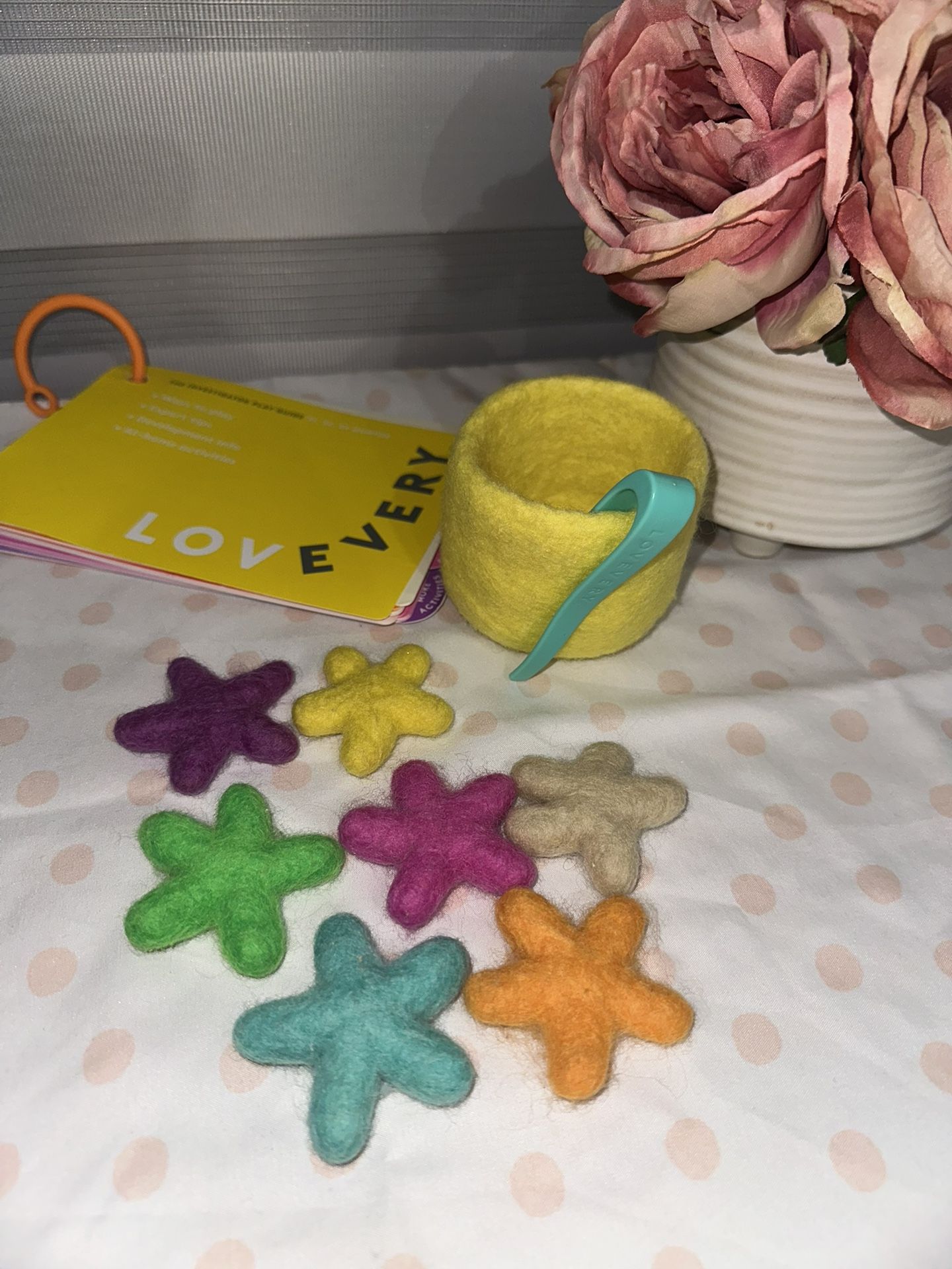 Lovevery Transfer Tweezers & Felt Stars The Companion Play Kit Months 22, 23, 24