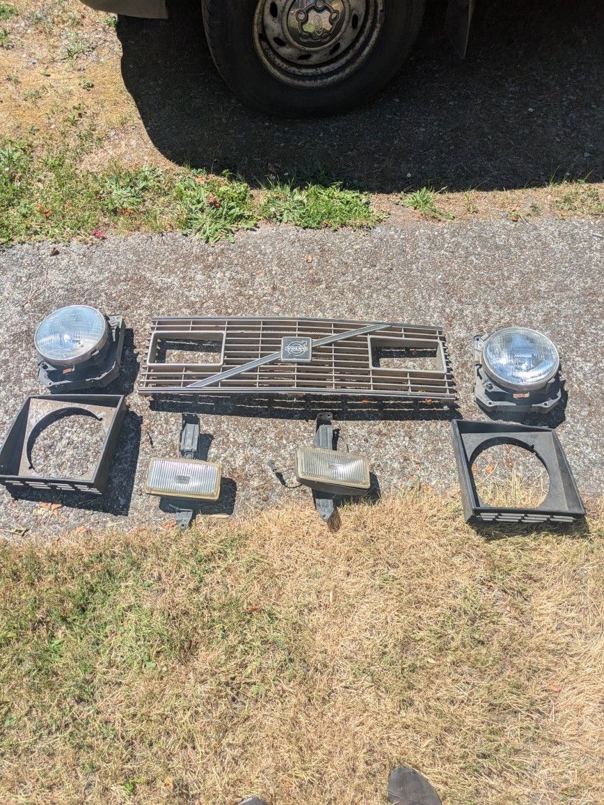 Volvo 240 Grill And Lights Set