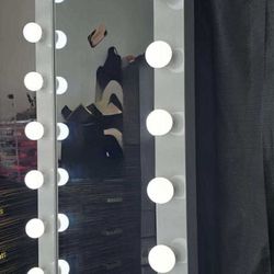 Espejo Largo De Pared Nuevo En Su Caja Con Garantía Que Este En Perfectas Condiciones 