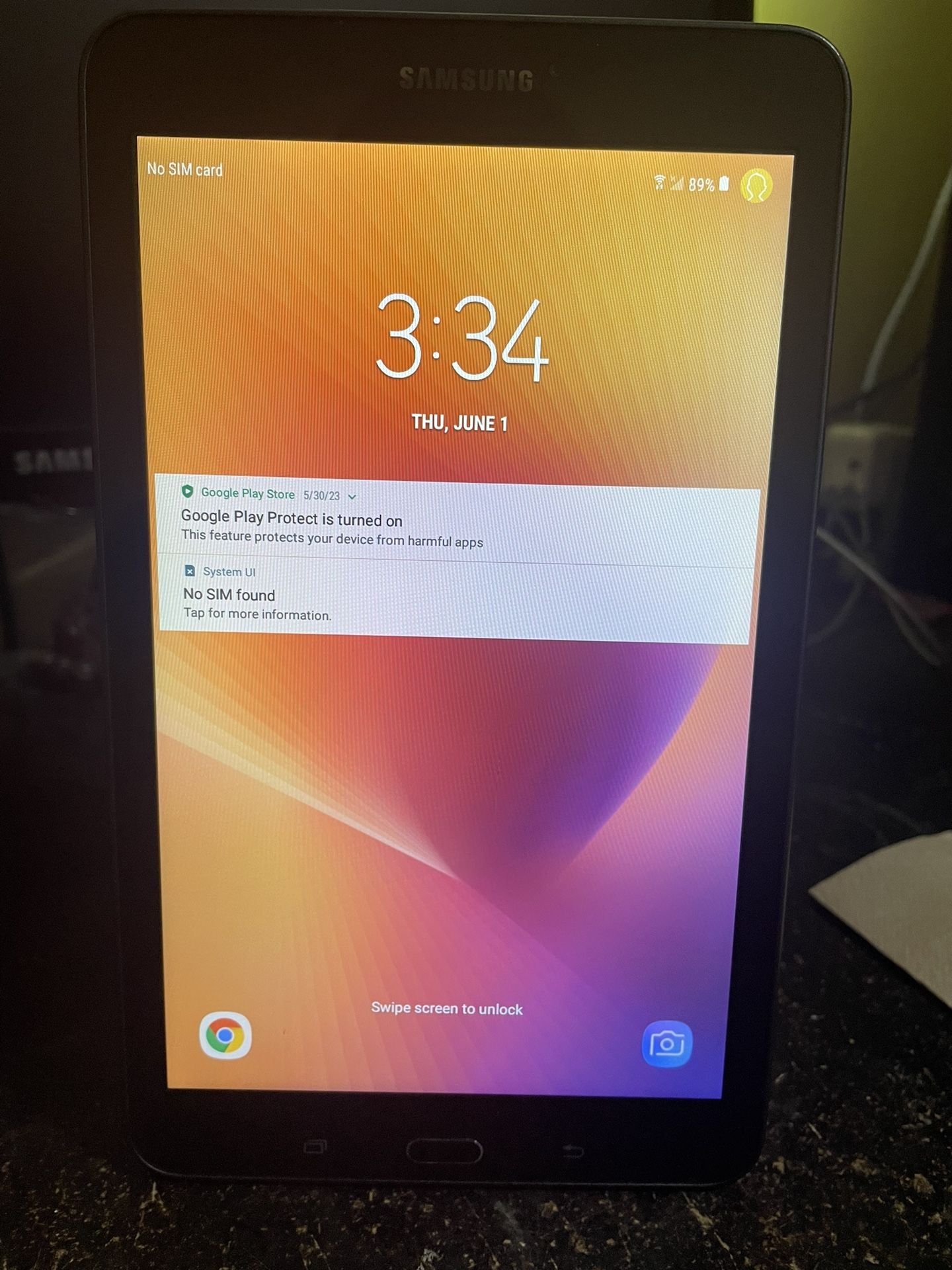 Samsung SM-T378V Galaxy Tab E 32GB 8in Verizon Android Tablet Bundled w/Charger