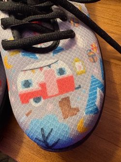 Tennis shoes )Camper theme