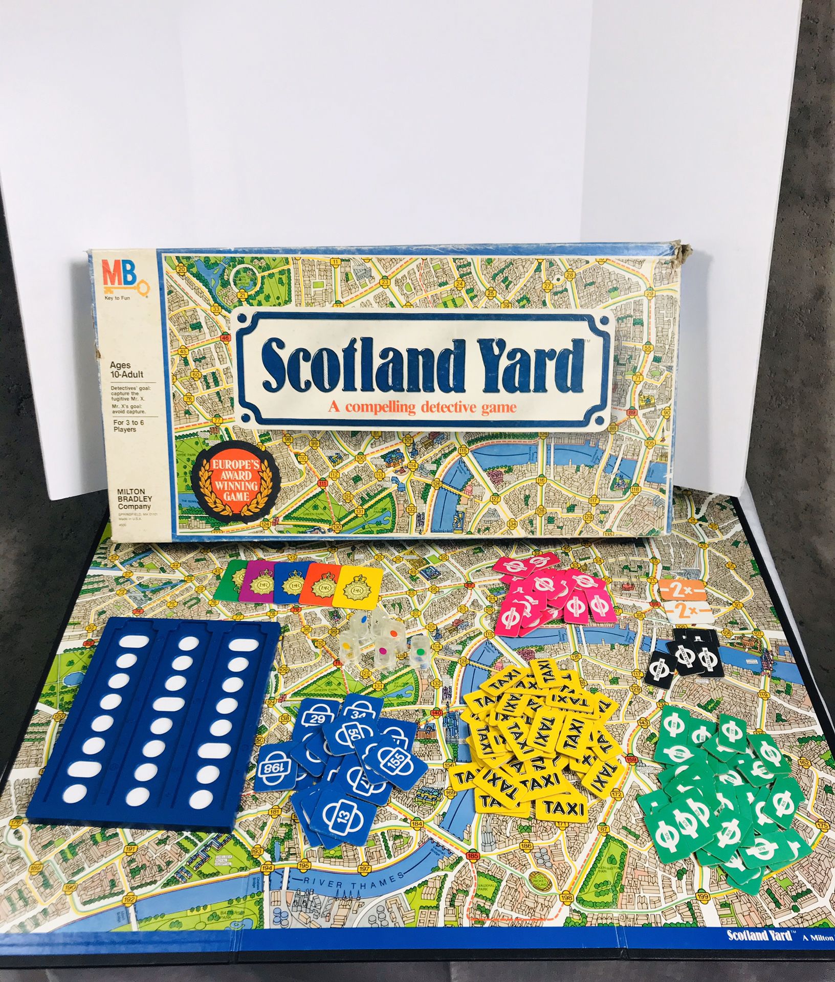 Vintage 1985 Milton-Bradley Scotland Yard Board Game