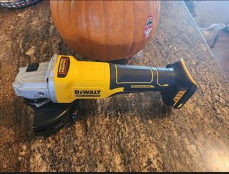 DEWALT 20v  Brushless Nuevo  Tool  only