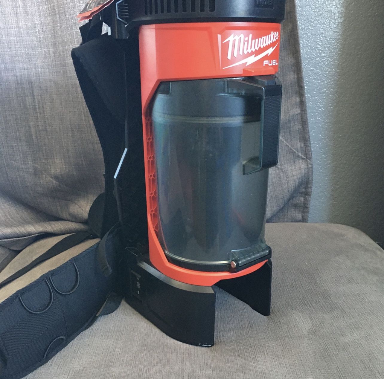 2 Milwaukee 3-in-1 Backpack Vacuum (tool Only)