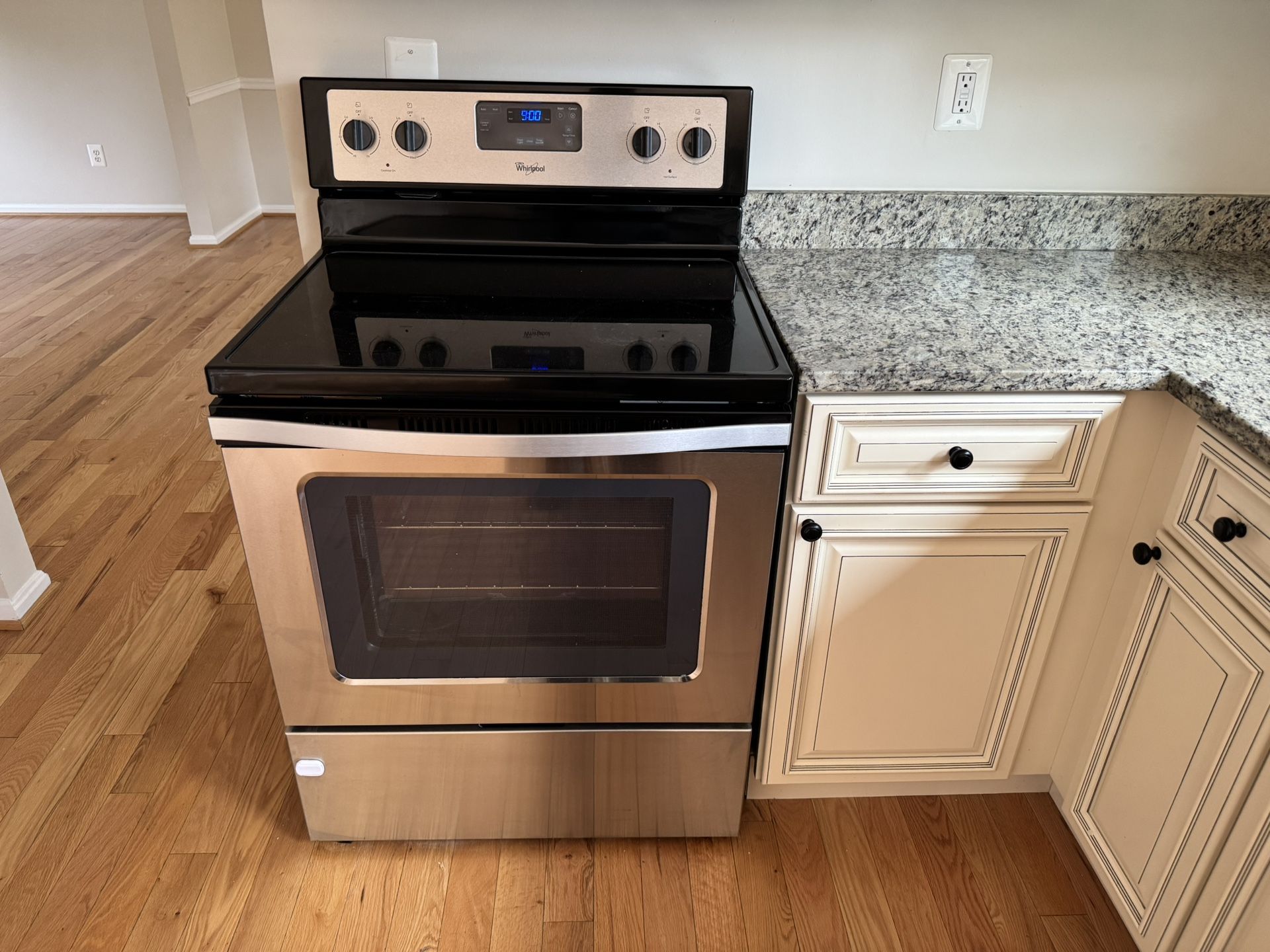 5.3 CU Whirlpool Electric Range