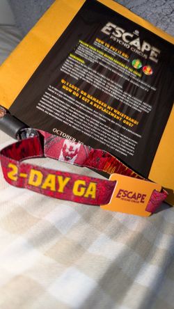 Escape rave tickets 2 Day!