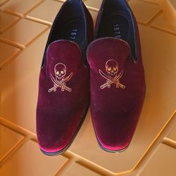 Red Velvet Shoes With Pirate Skull 