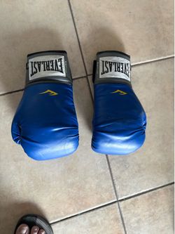 Boxing gloves $2