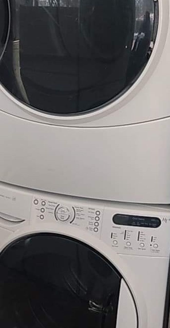 Kenmore Elite Washer And Gas Dryer Set For $680
