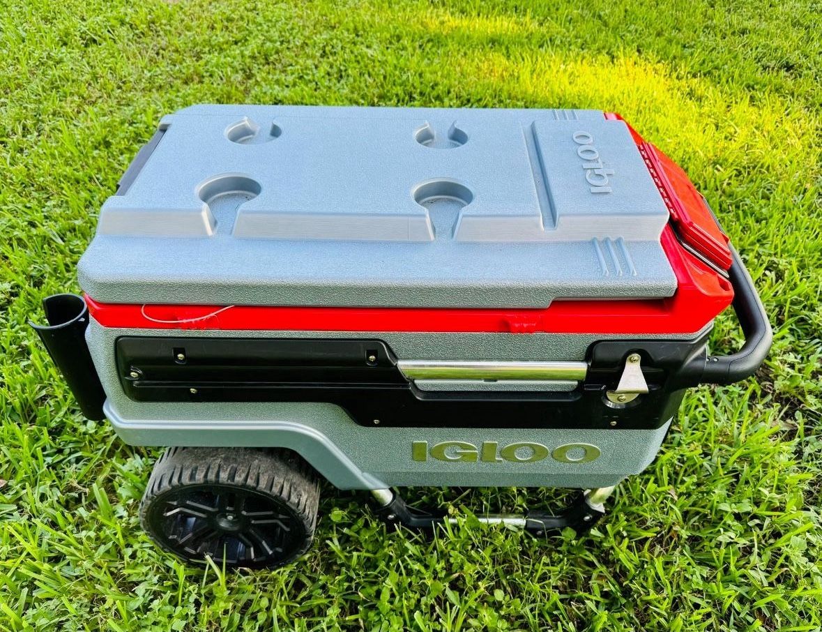 IGLOO TRAILMATE 70QT COOLER WITH WHEELS