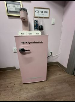 Pink Retro Mini Fridge – Frigidaire Style – Perfect for Beauty Room / Skincare / Dorm