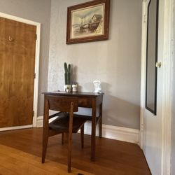C 1906 Children’s Desk & Chair