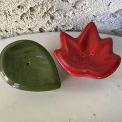 Fall Leaves Stackable Salt & Pepper Shake. Perfect Condition. 