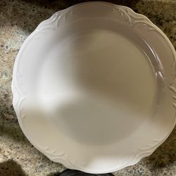 Pier 1 All White Dinner Dishes (6)