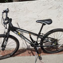 Trek MT200 Kid's Mountain Bike