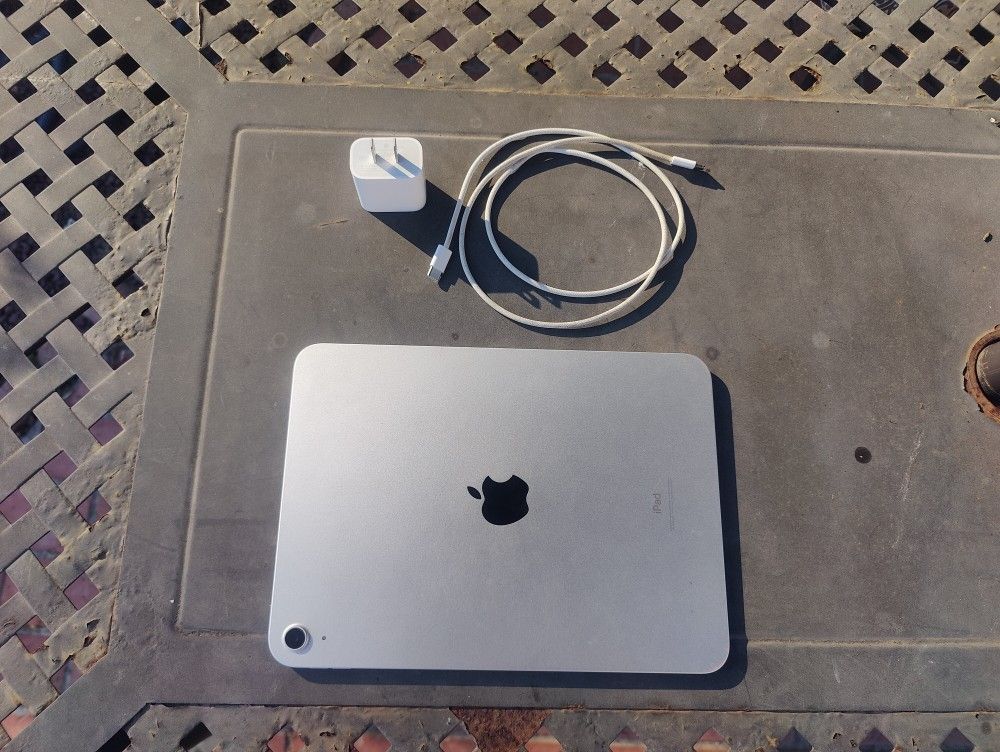 IPad 10th generation (A14 processor), 64 GB, Wi-Fi, Silver