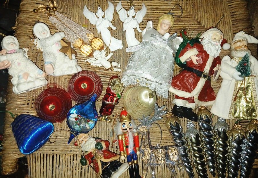 Lot of 25 Vintage Christmas Tree Ornaments 